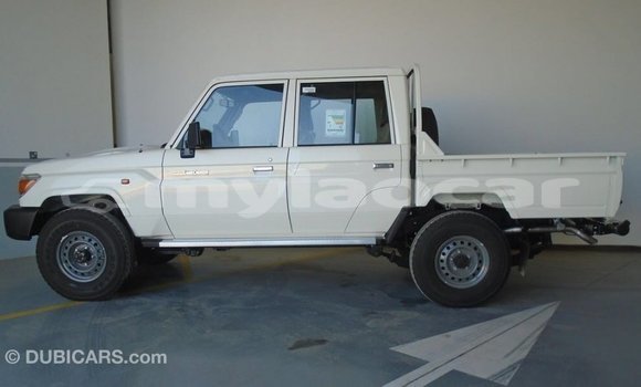 Acheter Import Voiture Toyota Land Cruiser Blanc à Import - Dubai, Attapeu Province Acheter Import Voiture Toyota Land Cruiser Blanc à Import - Dubai, Attapeu Province