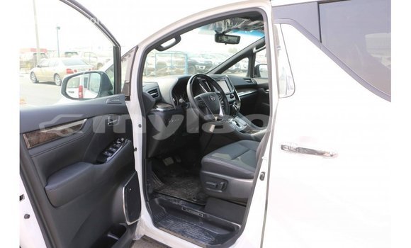 Buy Import Toyota Alphard White Car in Import - Dubai in Attapeu Province Buy Import Toyota Alphard White Car in Import - Dubai in Attapeu Province