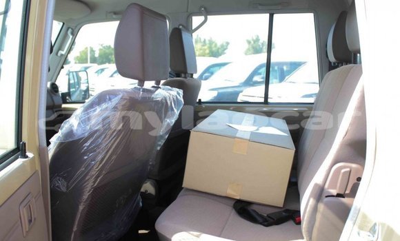 Buy Import Toyota Land Cruiser Beige Car in Import - Dubai in Attapeu Province Buy Import Toyota Land Cruiser Beige Car in Import - Dubai in Attapeu Province