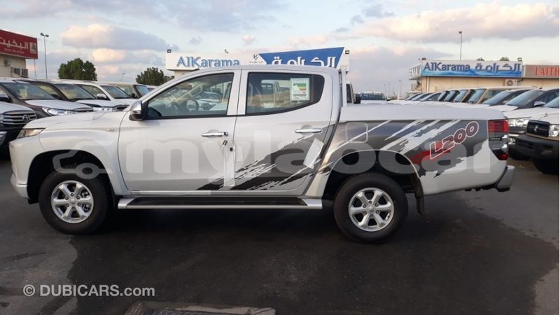 Big with watermark mitsubishi l200 attapeu province import dubai 2384