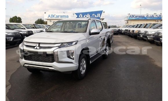 Buy Import Mitsubishi L200 White Car in Import - Dubai in Attapeu Province Buy Import Mitsubishi L200 White Car in Import - Dubai in Attapeu Province