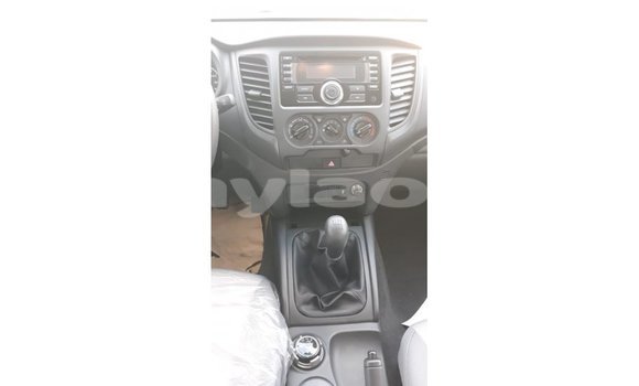 Buy Import Mitsubishi L200 White Car in Import - Dubai in Attapeu Province Buy Import Mitsubishi L200 White Car in Import - Dubai in Attapeu Province