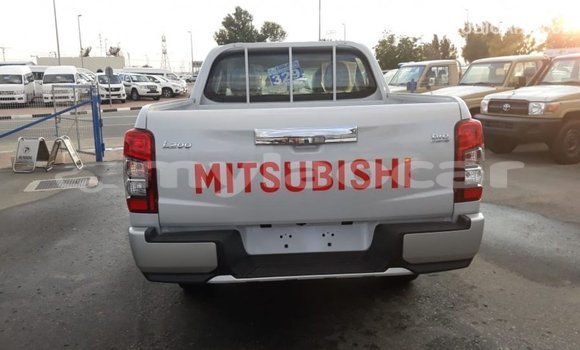 Buy Import Mitsubishi L200 White Car in Import - Dubai in Attapeu Province Buy Import Mitsubishi L200 White Car in Import - Dubai in Attapeu Province