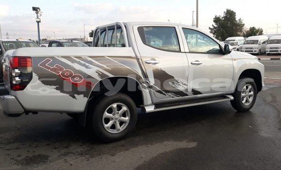 Buy Import Mitsubishi L200 White Car in Import - Dubai in Attapeu Province Buy Import Mitsubishi L200 White Car in Import - Dubai in Attapeu Province