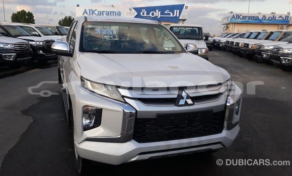 Buy Import Mitsubishi L200 White Car in Import - Dubai in Attapeu Province Buy Import Mitsubishi L200 White Car in Import - Dubai in Attapeu Province