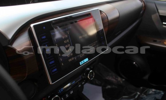 Buy Import Toyota Hilux White Car in Import - Dubai in Attapeu Province Buy Import Toyota Hilux White Car in Import - Dubai in Attapeu Province