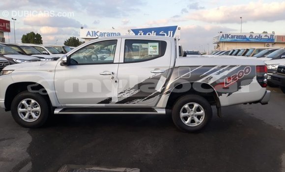 Buy Import Mitsubishi L200 White Car in Import - Dubai in Attapeu Province Buy Import Mitsubishi L200 White Car in Import - Dubai in Attapeu Province