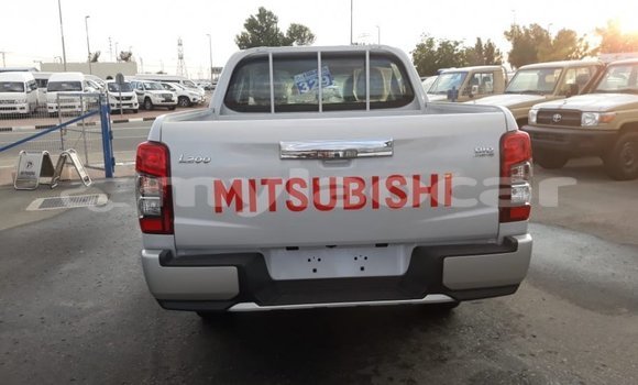 Buy Import Mitsubishi L200 White Car in Import - Dubai in Attapeu Province Buy Import Mitsubishi L200 White Car in Import - Dubai in Attapeu Province