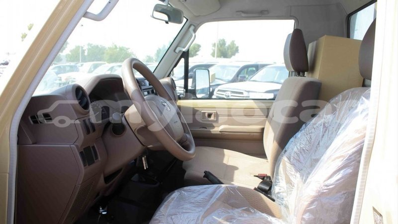 Big with watermark toyota land cruiser attapeu province import dubai 2389