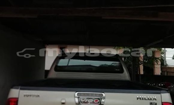 Buy Used Toyota Hilux Silver Car in Vientiane in Vientiane Province Buy Used Toyota Hilux Silver Car in Vientiane in Vientiane Province
