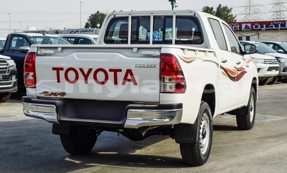 Buy Import Toyota Hilux White Car in Import - Dubai in Attapeu Province Buy Import Toyota Hilux White Car in Import - Dubai in Attapeu Province