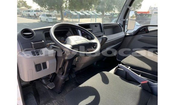 Acheter Import Voiture Mitsubishi i Blanc à Import - Dubai, Attapeu Province Acheter Import Voiture Mitsubishi i Blanc à Import - Dubai, Attapeu Province