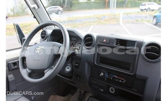 Buy Import Toyota Land Cruiser White Car in Import - Dubai in Attapeu Province Buy Import Toyota Land Cruiser White Car in Import - Dubai in Attapeu Province