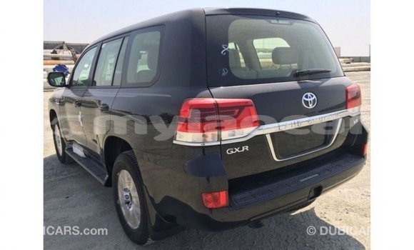Acheter Import Voiture Toyota Land Cruiser Noir à Import - Dubai, Attapeu Province Acheter Import Voiture Toyota Land Cruiser Noir à Import - Dubai, Attapeu Province