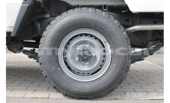 Buy Import Toyota Land Cruiser White Car in Import - Dubai in Attapeu Province Buy Import Toyota Land Cruiser White Car in Import - Dubai in Attapeu Province