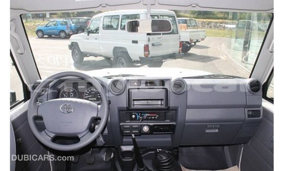 Buy Import Toyota Land Cruiser White Car in Import - Dubai in Attapeu Province Buy Import Toyota Land Cruiser White Car in Import - Dubai in Attapeu Province