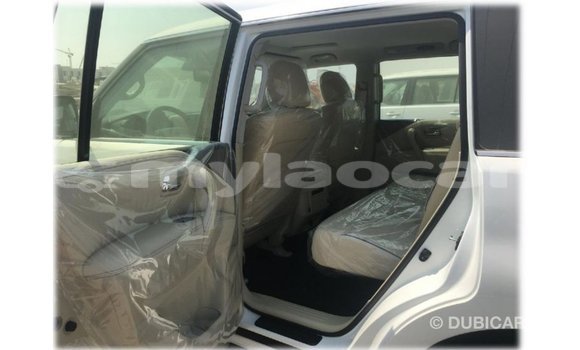 Buy Import Nissan Patrol White Car in Import - Dubai in Attapeu Province Buy Import Nissan Patrol White Car in Import - Dubai in Attapeu Province