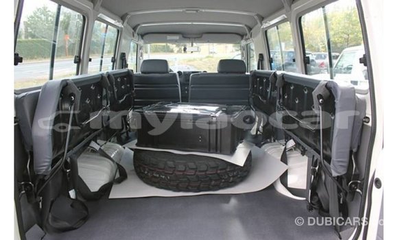 Buy Import Toyota Land Cruiser White Car in Import - Dubai in Attapeu Province Buy Import Toyota Land Cruiser White Car in Import - Dubai in Attapeu Province