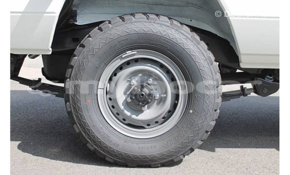 Buy Import Toyota Land Cruiser White Car in Import - Dubai in Attapeu Province Buy Import Toyota Land Cruiser White Car in Import - Dubai in Attapeu Province