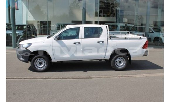 Acheter Import Voiture Toyota Hilux Blanc à Import - Dubai, Attapeu Province Acheter Import Voiture Toyota Hilux Blanc à Import - Dubai, Attapeu Province