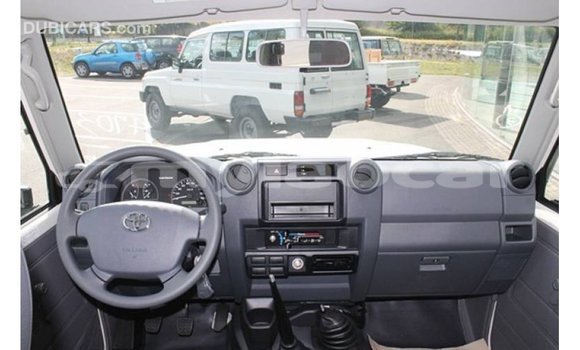 Buy Import Toyota Land Cruiser White Car in Import - Dubai in Attapeu Province Buy Import Toyota Land Cruiser White Car in Import - Dubai in Attapeu Province