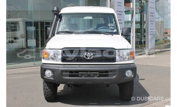 Acheter Import Voiture Toyota Land Cruiser Blanc à Import - Dubai, Attapeu Province Acheter Import Voiture Toyota Land Cruiser Blanc à Import - Dubai, Attapeu Province