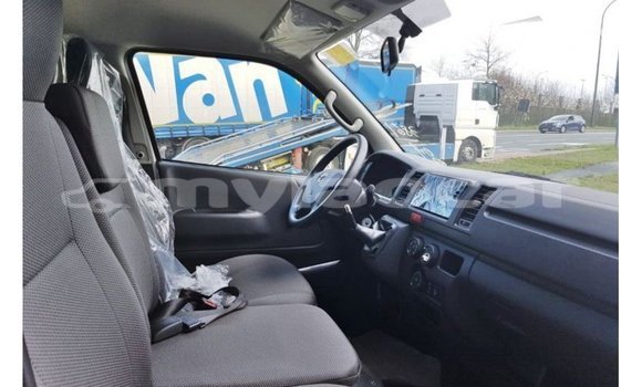 Buy Import Toyota Hiace White Car in Import - Dubai in Attapeu Province Buy Import Toyota Hiace White Car in Import - Dubai in Attapeu Province