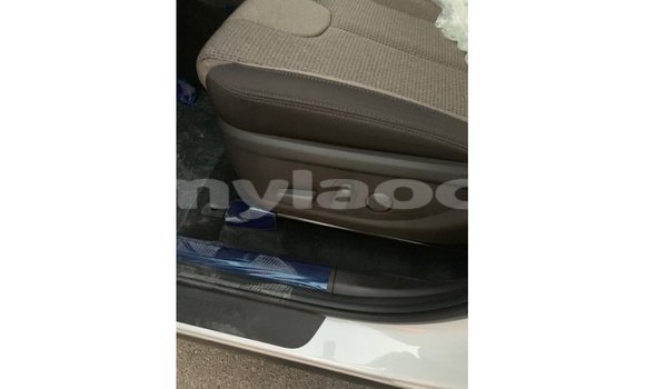 Buy Import Hyundai Santa Fe White Car in Import - Dubai in Attapeu Province Buy Import Hyundai Santa Fe White Car in Import - Dubai in Attapeu Province