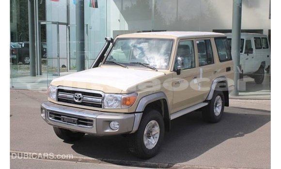 Acheter Import Voiture Toyota Land Cruiser Beige à Import - Dubai, Attapeu Province Acheter Import Voiture Toyota Land Cruiser Beige à Import - Dubai, Attapeu Province