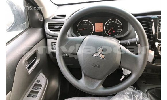 Buy Import Mitsubishi L200 Brown Car in Import - Dubai in Attapeu Province Buy Import Mitsubishi L200 Brown Car in Import - Dubai in Attapeu Province