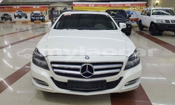 Buy Import Mercedes-Benz 190 (W201) White Car in Import - Dubai in Attapeu Province Buy Import Mercedes-Benz 190 (W201) White Car in Import - Dubai in Attapeu Province