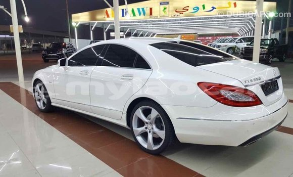 Buy Import Mercedes-Benz 190 (W201) White Car in Import - Dubai in Attapeu Province Buy Import Mercedes-Benz 190 (W201) White Car in Import - Dubai in Attapeu Province