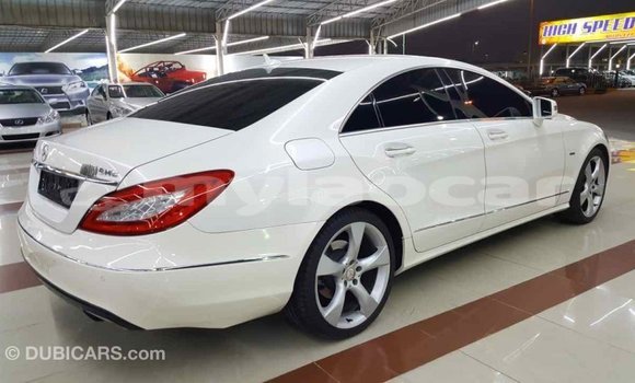 Buy Import Mercedes-Benz 190 (W201) White Car in Import - Dubai in Attapeu Province Buy Import Mercedes-Benz 190 (W201) White Car in Import - Dubai in Attapeu Province