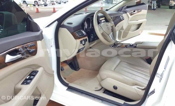 Buy Import Mercedes-Benz 190 (W201) White Car in Import - Dubai in Attapeu Province Buy Import Mercedes-Benz 190 (W201) White Car in Import - Dubai in Attapeu Province