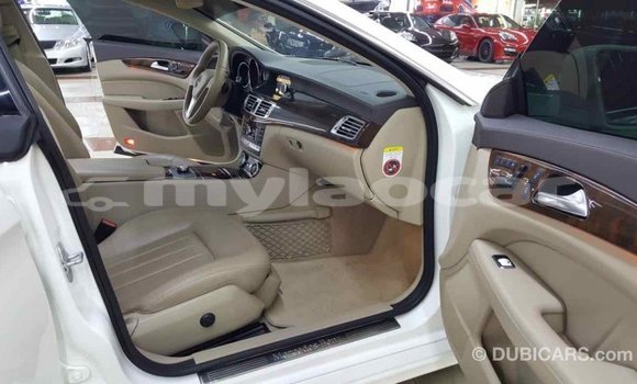 Buy Import Mercedes-Benz 190 (W201) White Car in Import - Dubai in Attapeu Province Buy Import Mercedes-Benz 190 (W201) White Car in Import - Dubai in Attapeu Province