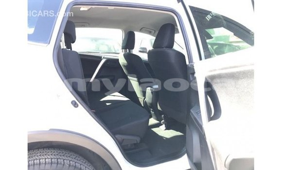 Buy Import Toyota 4Runner White Car in Import - Dubai in Attapeu Province Buy Import Toyota 4Runner White Car in Import - Dubai in Attapeu Province