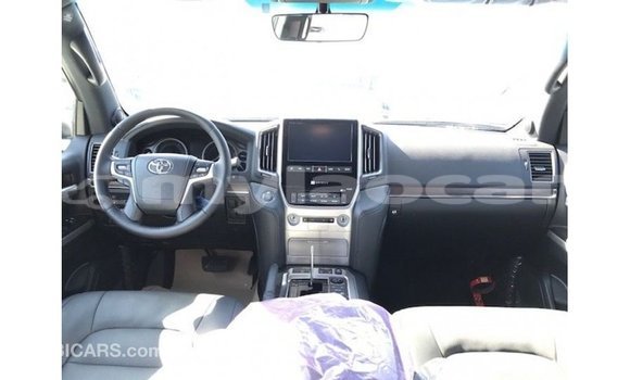 Buy Import Toyota Land Cruiser White Car in Import - Dubai in Attapeu Province Buy Import Toyota Land Cruiser White Car in Import - Dubai in Attapeu Province