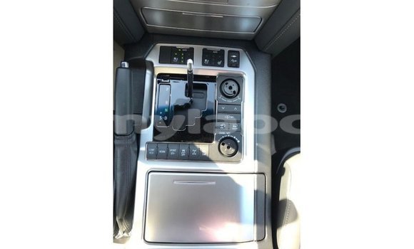 Buy Import Toyota Land Cruiser White Car in Import - Dubai in Attapeu Province Buy Import Toyota Land Cruiser White Car in Import - Dubai in Attapeu Province
