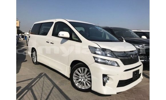 Buy Import Toyota Vellfire White Car in Import - Dubai in Attapeu Province