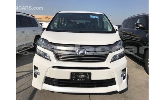 Acheter Import Voiture Toyota Vellfire Blanc à Import - Dubai, Attapeu Province Acheter Import Voiture Toyota Vellfire Blanc à Import - Dubai, Attapeu Province