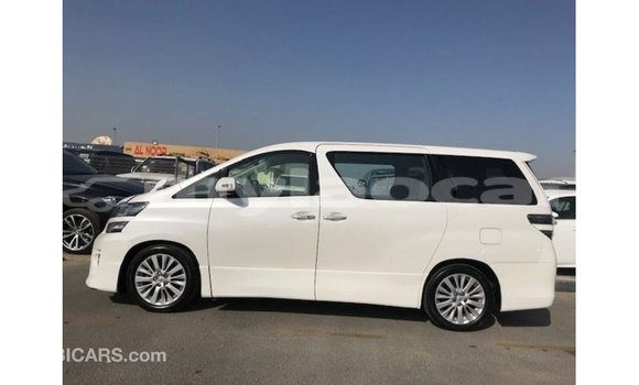 Acheter Import Voiture Toyota Vellfire Blanc à Import - Dubai, Attapeu Province Acheter Import Voiture Toyota Vellfire Blanc à Import - Dubai, Attapeu Province