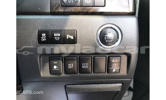 Acheter Import Voiture Toyota Vellfire Blanc à Import - Dubai, Attapeu Province Acheter Import Voiture Toyota Vellfire Blanc à Import - Dubai, Attapeu Province