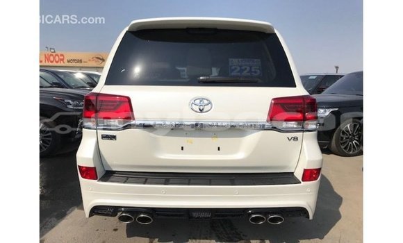 ຊື້ ການ ນຳ ເຂົ້າ Toyota Land Cruiser White ລົດ ໃນ Import - Dubai ໃນ Attapeu Province ຊື້ ການ ນຳ ເຂົ້າ Toyota Land Cruiser White ລົດ ໃນ Import - Dubai ໃນ Attapeu Province