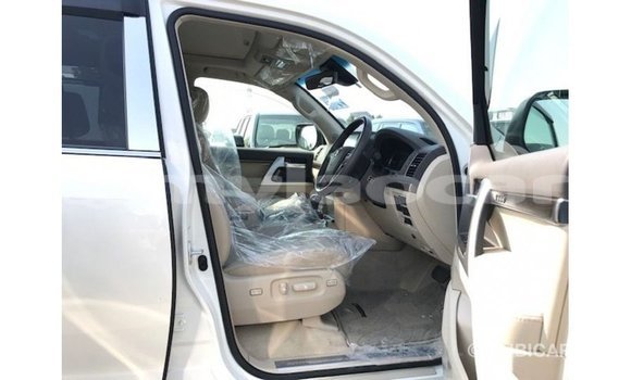 ຊື້ ການ ນຳ ເຂົ້າ Toyota Land Cruiser White ລົດ ໃນ Import - Dubai ໃນ Attapeu Province ຊື້ ການ ນຳ ເຂົ້າ Toyota Land Cruiser White ລົດ ໃນ Import - Dubai ໃນ Attapeu Province