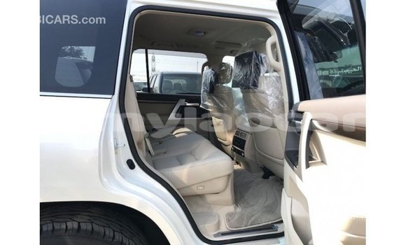 ຊື້ ການ ນຳ ເຂົ້າ Toyota Land Cruiser White ລົດ ໃນ Import - Dubai ໃນ Attapeu Province ຊື້ ການ ນຳ ເຂົ້າ Toyota Land Cruiser White ລົດ ໃນ Import - Dubai ໃນ Attapeu Province
