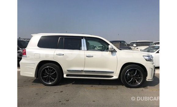 ຊື້ ການ ນຳ ເຂົ້າ Toyota Land Cruiser White ລົດ ໃນ Import - Dubai ໃນ Attapeu Province ຊື້ ການ ນຳ ເຂົ້າ Toyota Land Cruiser White ລົດ ໃນ Import - Dubai ໃນ Attapeu Province