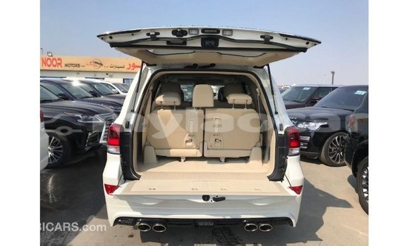 ຊື້ ການ ນຳ ເຂົ້າ Toyota Land Cruiser White ລົດ ໃນ Import - Dubai ໃນ Attapeu Province ຊື້ ການ ນຳ ເຂົ້າ Toyota Land Cruiser White ລົດ ໃນ Import - Dubai ໃນ Attapeu Province