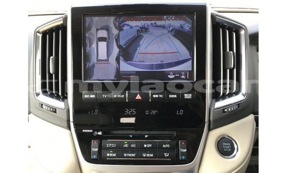 ຊື້ ການ ນຳ ເຂົ້າ Toyota Land Cruiser White ລົດ ໃນ Import - Dubai ໃນ Attapeu Province ຊື້ ການ ນຳ ເຂົ້າ Toyota Land Cruiser White ລົດ ໃນ Import - Dubai ໃນ Attapeu Province