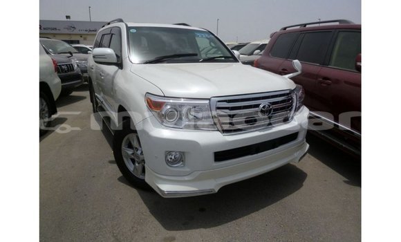 Buy Import Toyota Land Cruiser White Car in Import - Dubai in Attapeu Province Buy Import Toyota Land Cruiser White Car in Import - Dubai in Attapeu Province