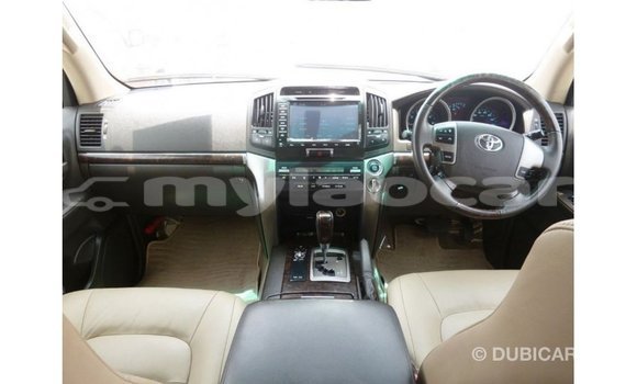 Buy Import Toyota Land Cruiser White Car in Import - Dubai in Attapeu Province Buy Import Toyota Land Cruiser White Car in Import - Dubai in Attapeu Province